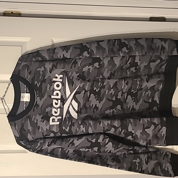 REEBOK MENS BLACK AND GRAY CAMOUFLAGE SWEATSHIRT SIZE EXTRA LARGE XL - Picture 2 of 8